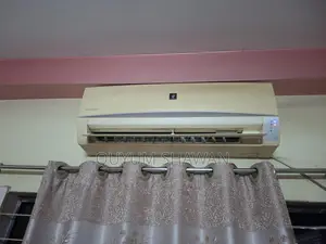 ১ টনের এসিটি ৮ বছর ব্যবহার করা হয়েছে, রানিং অবস্থায় আছে,