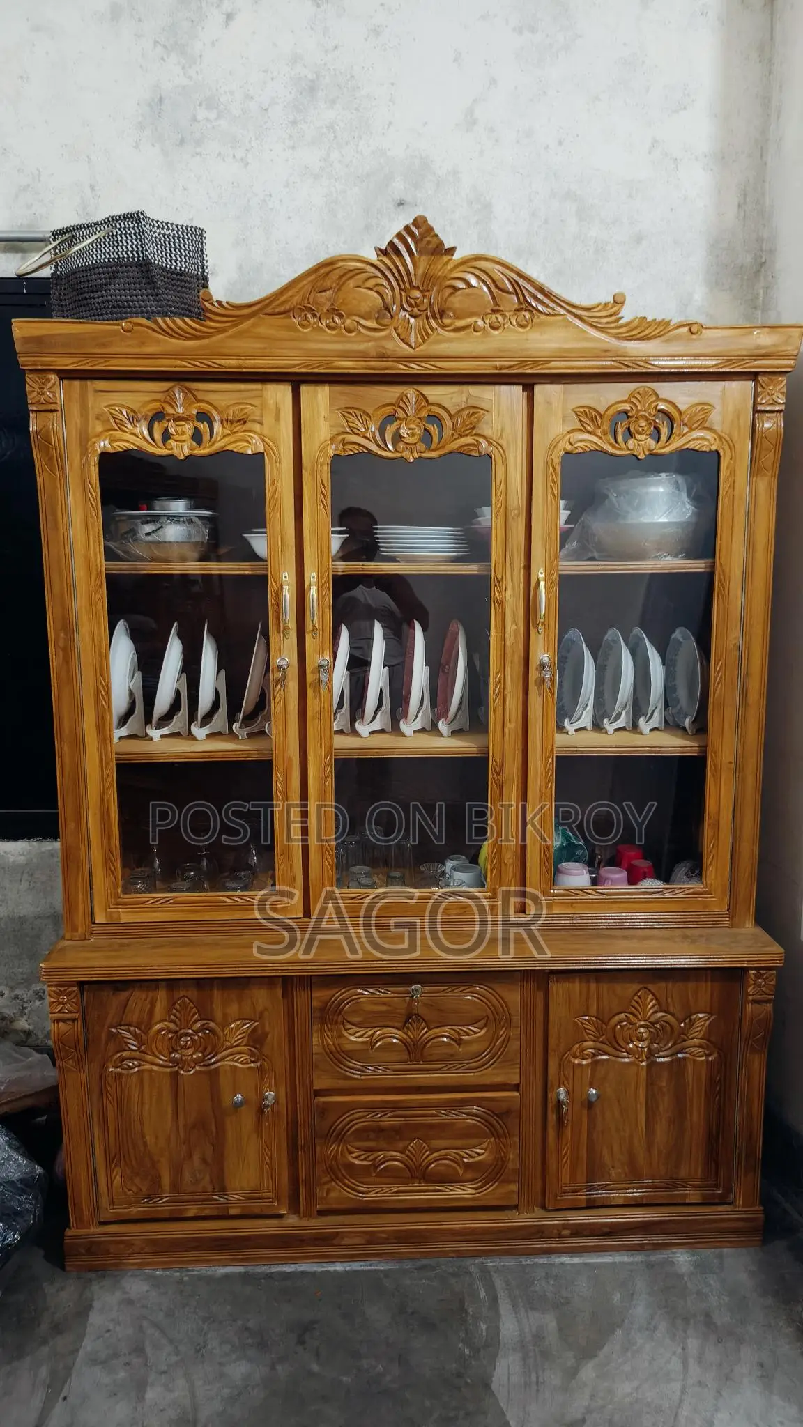 চিটাগং সেগুন কাঠের সোকেস