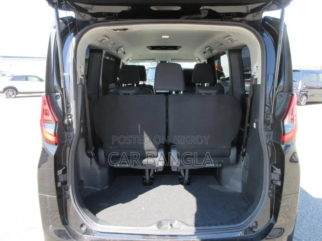 Toyota Noah G PKG 2022
