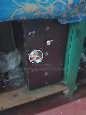 ক্যাশ বক্স