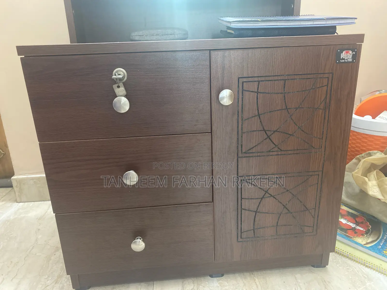 ড্রেসিং টেবিল বিক্রির জন্য