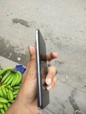 Samsung Galaxy S10 (Used)