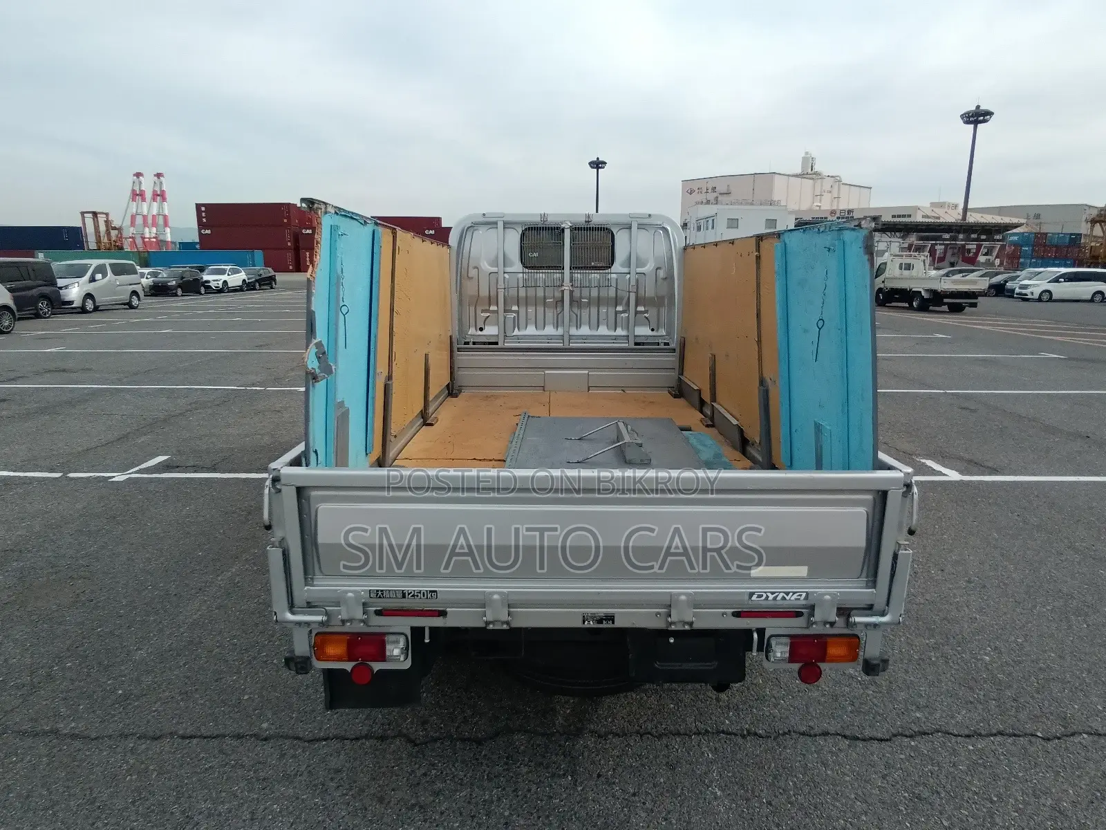 Toyota DYNA Truck Silver 4 Point 2021