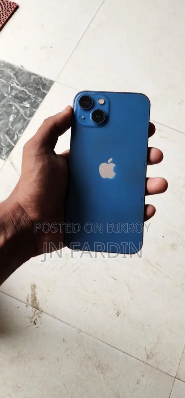 Apple iPhone 13 (Used)