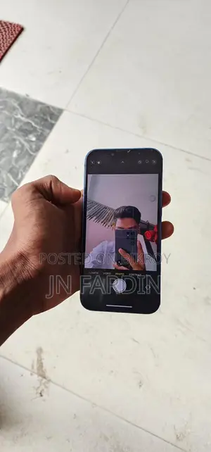 Apple iPhone 13 (Used)