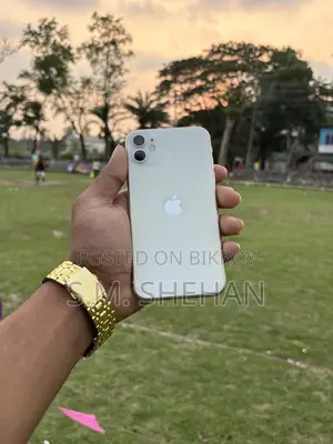 Apple iPhone 11 (Used)