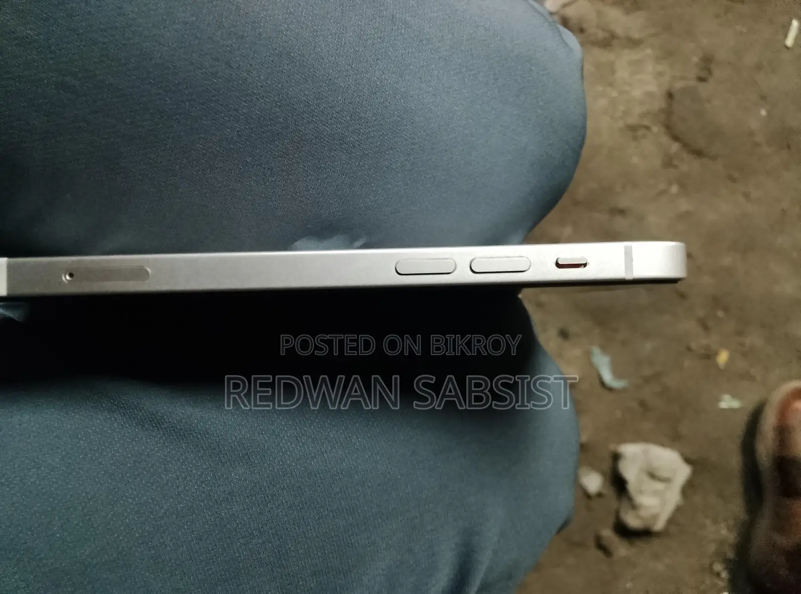 Apple iPhone 12 (Used)
