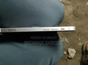 Apple iPhone 12 (Used)
