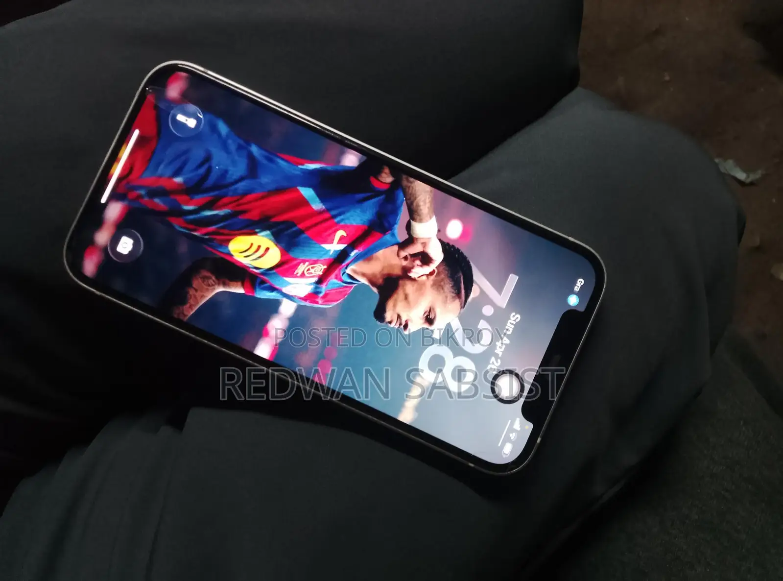 Apple iPhone 12 (Used)