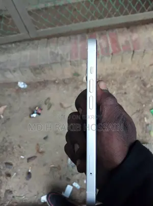 Apple iPhone 13 (Used)