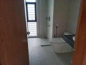 Luxurious 5000 Sft Unfurnished Flat Rent At Gulshan 2