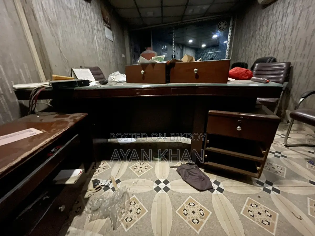Cash Counter Table
