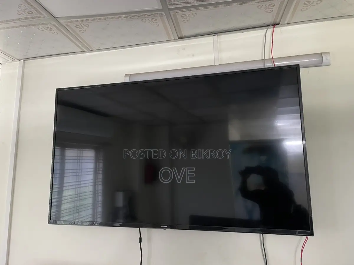 Konka 65” Smart TV ( Screen Damaged )