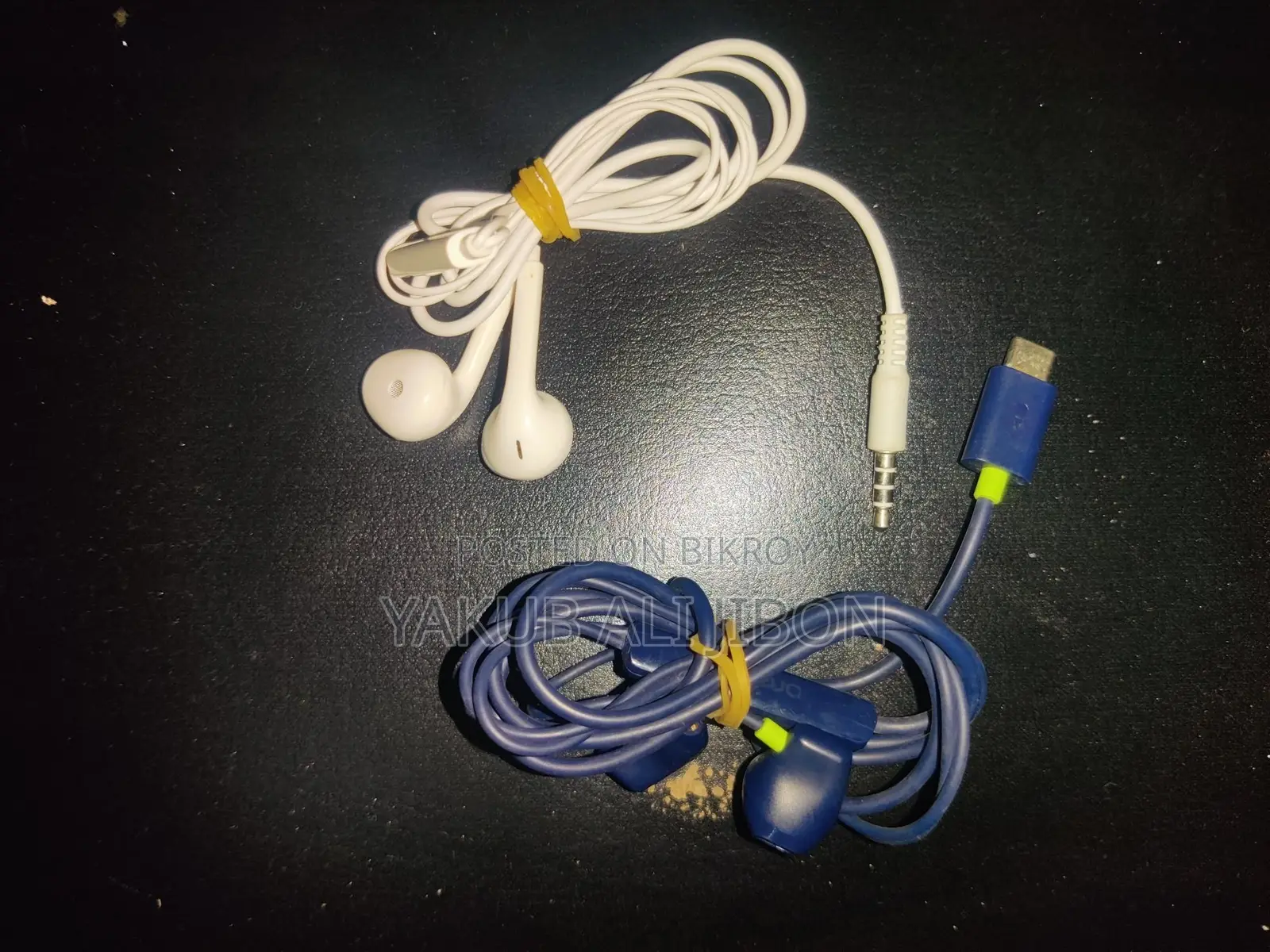 2 Headphones