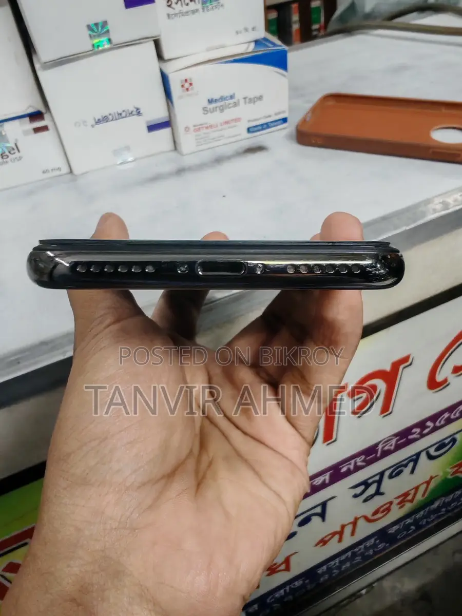 Apple iPhone X (Used)