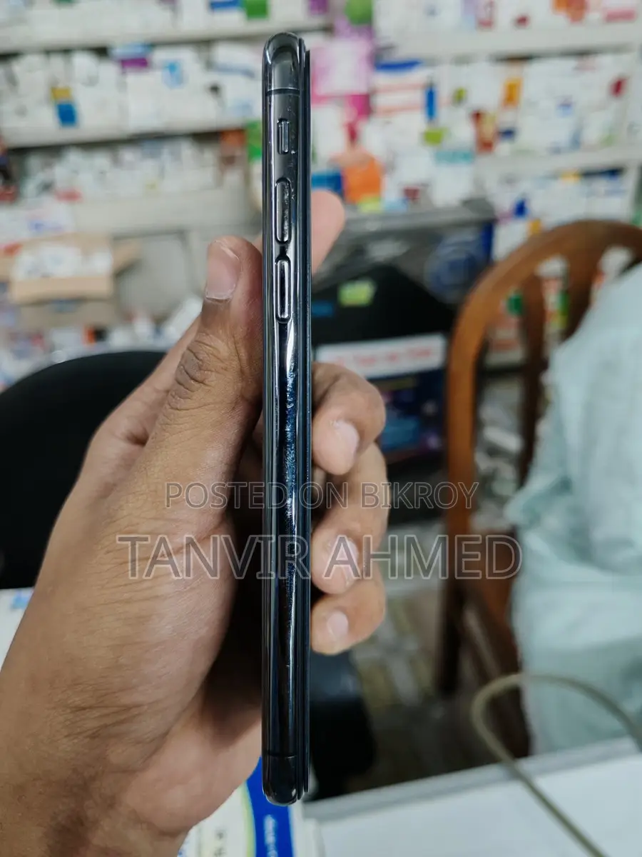 Apple iPhone X (Used)