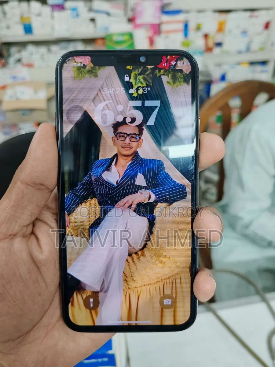 Apple iPhone X (Used)