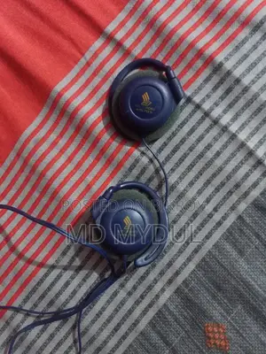 হেডফোন