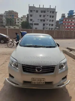 Toyota Axio . 2010