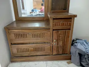 একদম অরজিনাল সেগুন কাঠের ড্রেসিং টেবিল।
