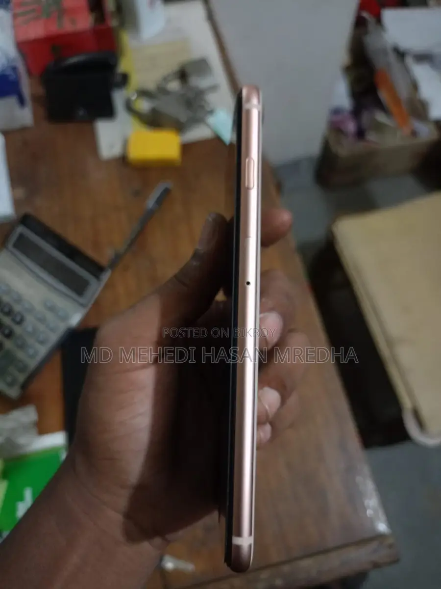 Apple iPhone 8 Plus . (Used)