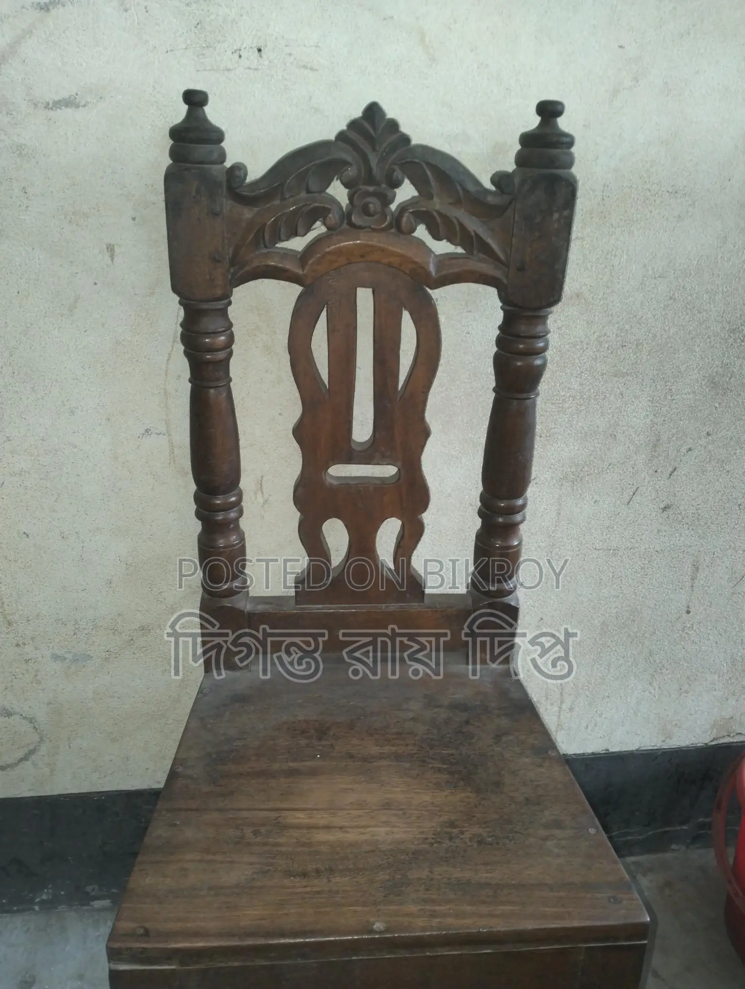কাঠের চেয়ার ও হোটেল টেবিল বিক্রি করা হবে
