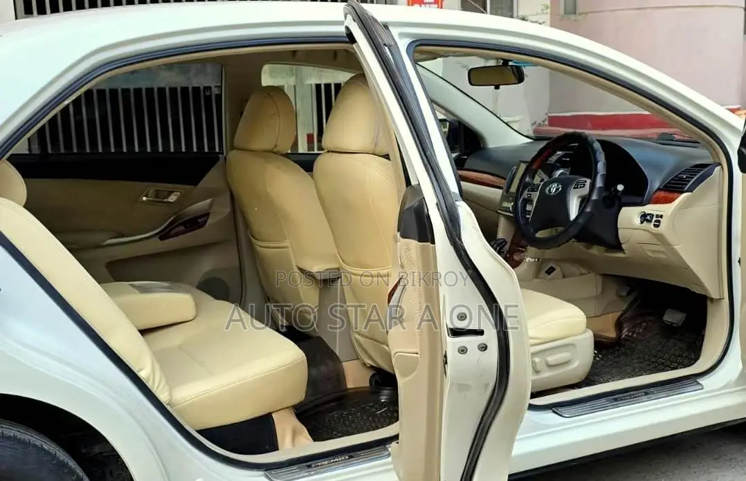 Toyota Premio G Superior F Ex 2014