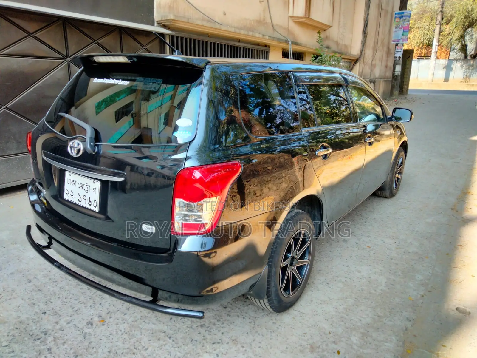 Toyota Fielder Axio 2010