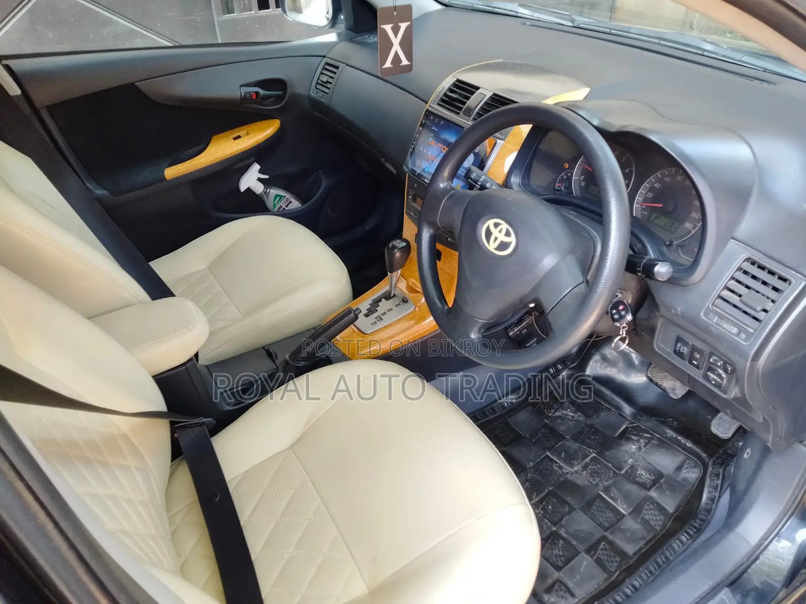 Toyota Fielder Axio 2010
