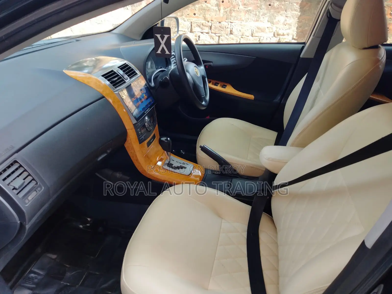 Toyota Fielder Axio 2010