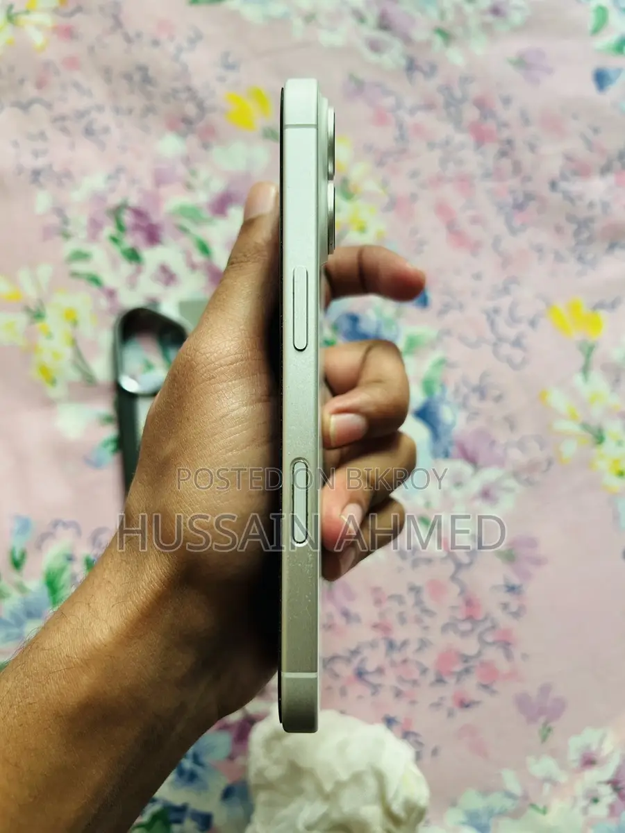 Apple iPhone 16 (Used)