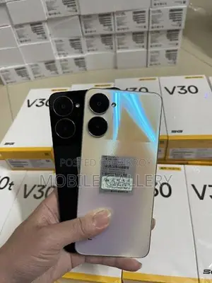 Realme V30 8+256 (Brand New)