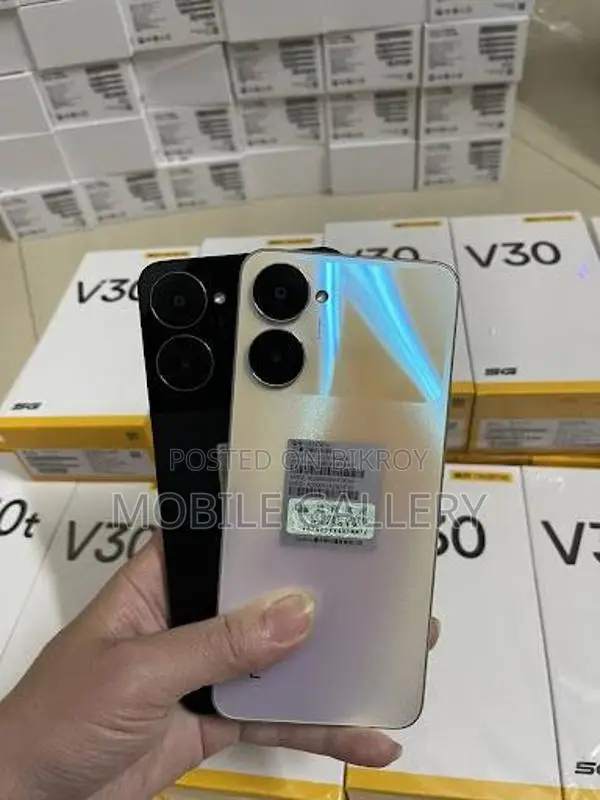 Realme V30 8+256 (Brand New)