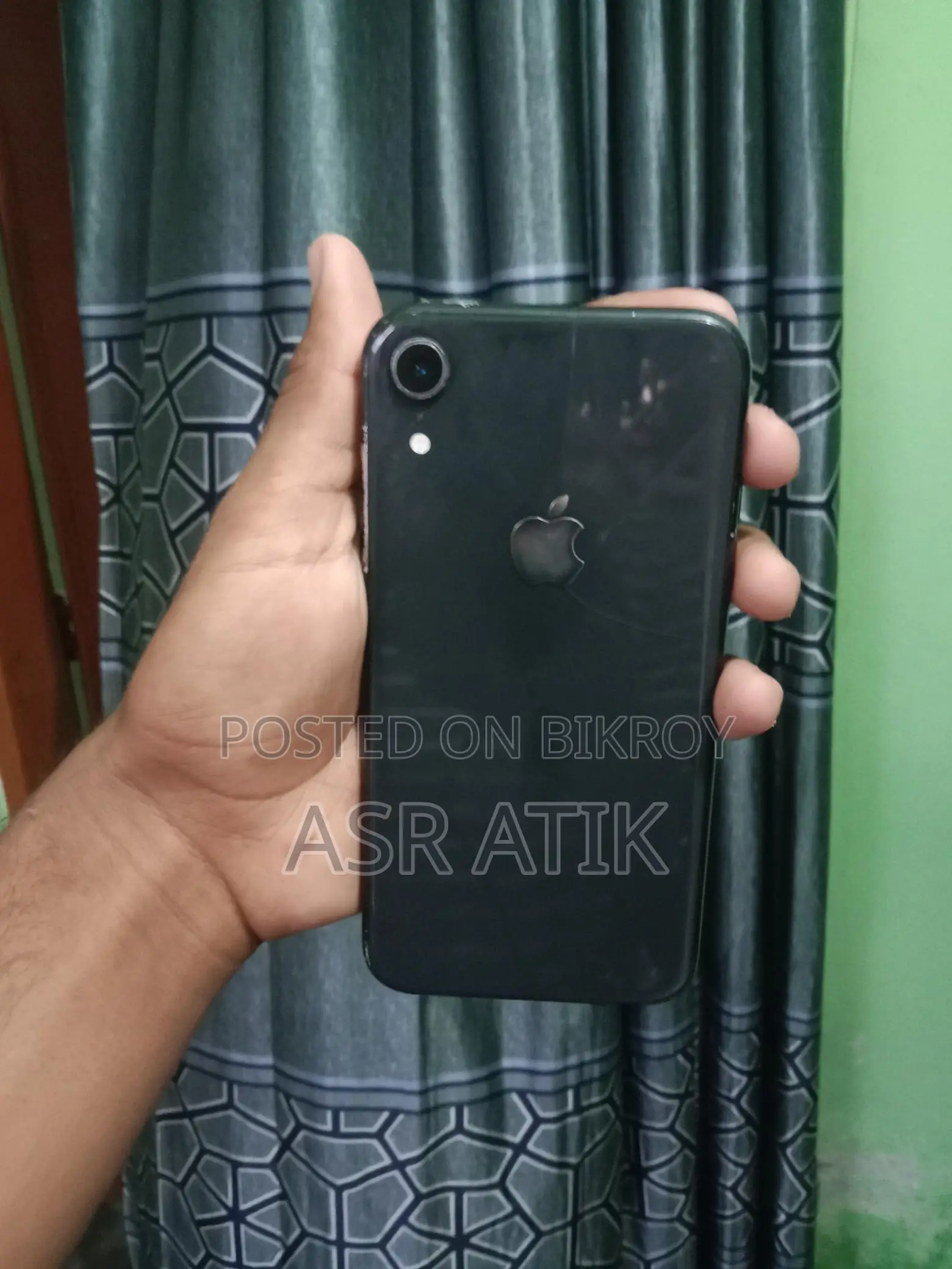Apple iPhone XR (Used)