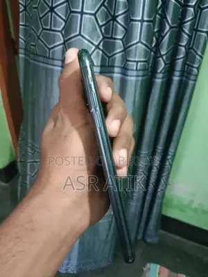 Apple iPhone XR (Used)