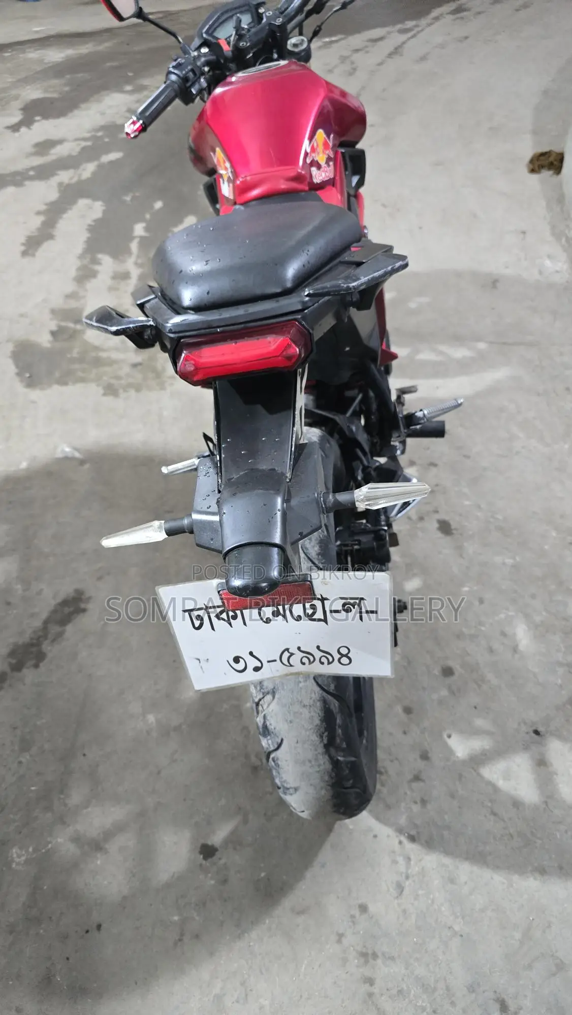 Runner Bolt Super Fresh Condition 2020