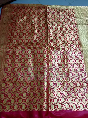 ব্যবহৃত কাতান শাড়ি