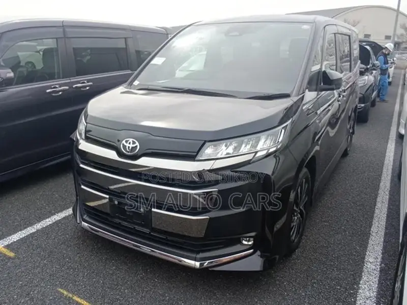 Toyota Noah Non Hybrid SZ Black 2022