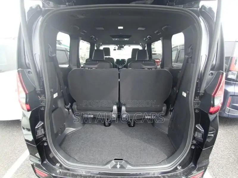 Toyota Noah Non Hybrid SZ Black 2022