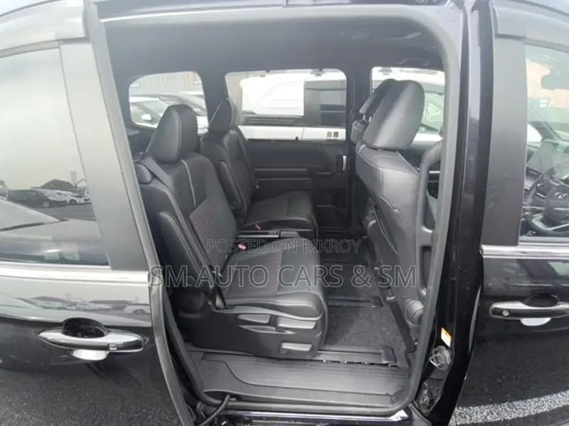 Toyota Noah Non Hybrid SZ Black 2022