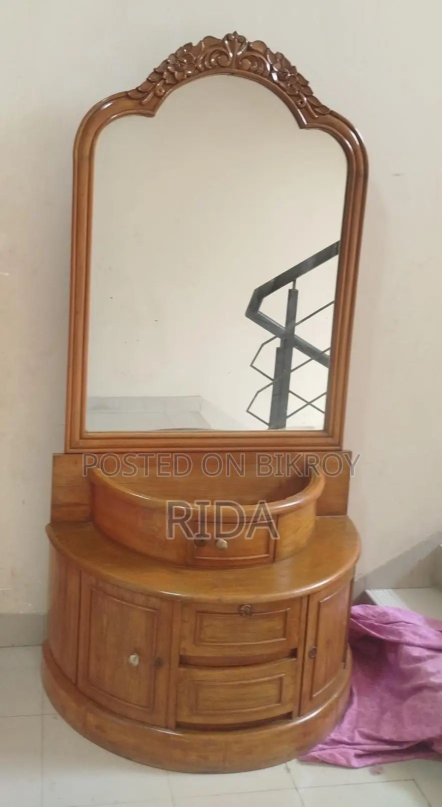সেগুন কাঠের ড্রেসিং টেবিল