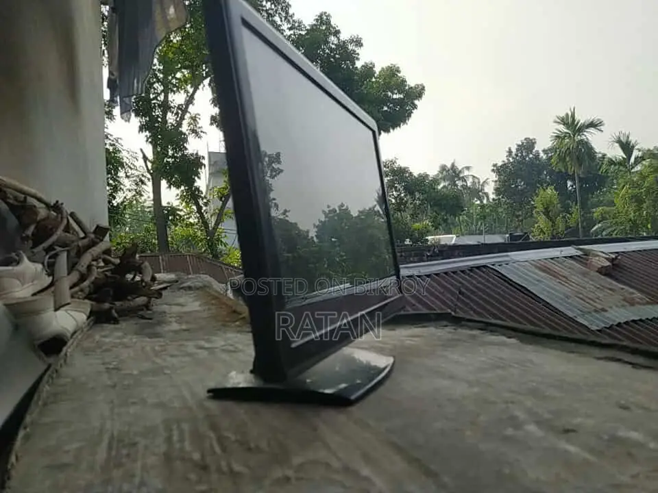 Fujitsu 22" monitor