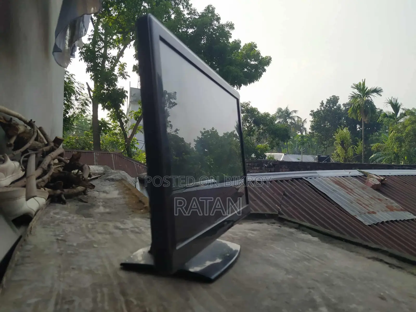 Fujitsu 22" monitor