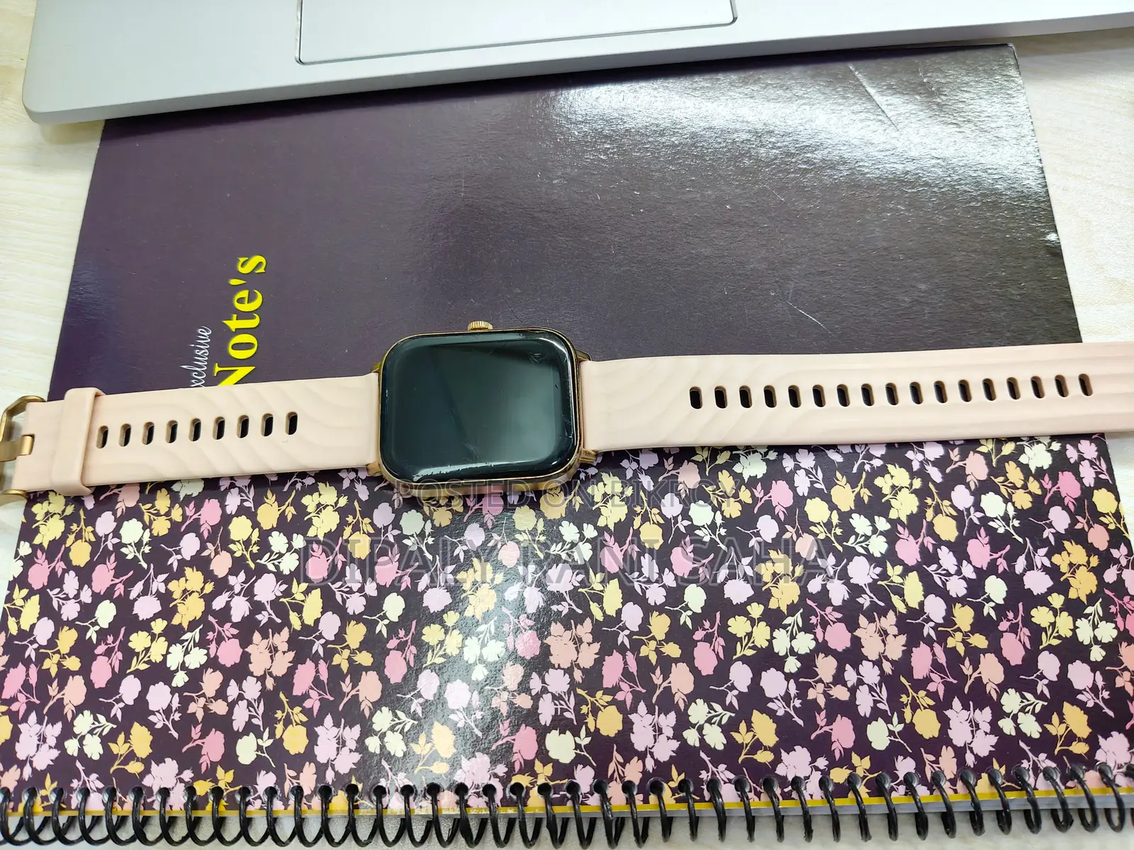 Noise Ladies Smart Watch