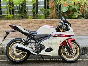 Yamaha R15 v4M 2022