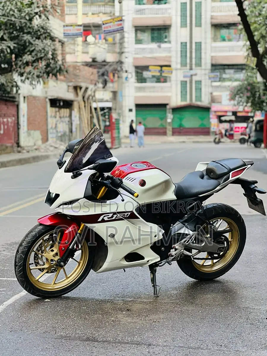 Yamaha R15 v4M 2022