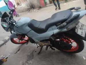 Hero CBZ Xtrem . 2012