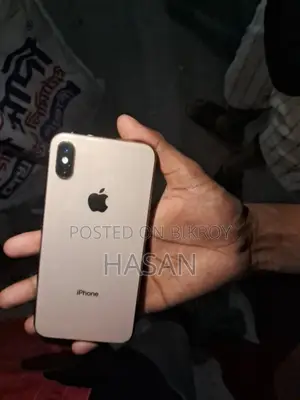 Apple iPhone XS . (Used)