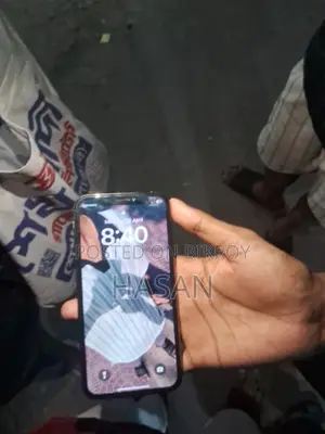 Apple iPhone XS . (Used)