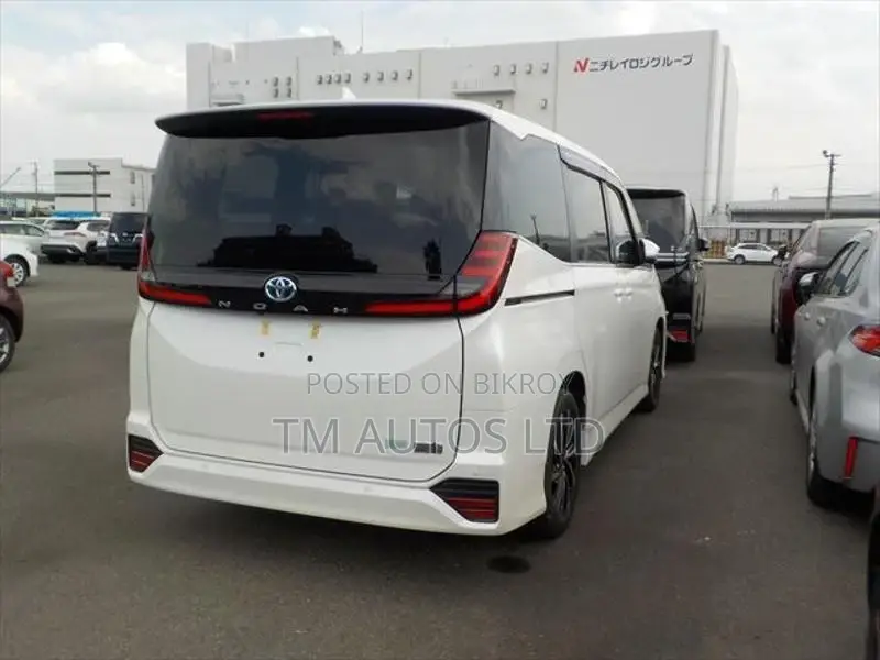 Toyota Noah S-Z PKG 4.5 PEARL 2023